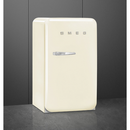 Однокамерный холодильник Smeg FAB10HRCR5