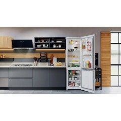Холодильник Hotpoint-Ariston HTS 4200 W