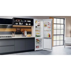 Холодильник Hotpoint-Ariston HTS 4200 W