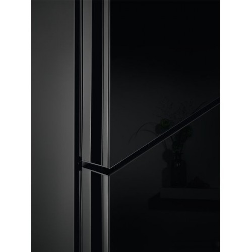 Холодильник Electrolux MultiSpace 800 LNT7ME36K2