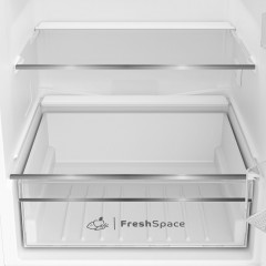 Холодильник Indesit IBD 18