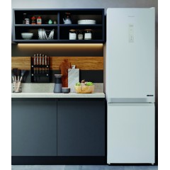 Холодильник с морозильником Hotpoint-Ariston HT 5201I W