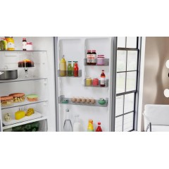 Холодильник с морозильником Hotpoint-Ariston HT 4200 S