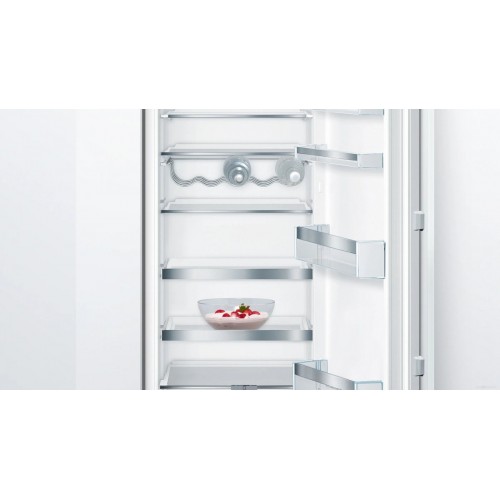 Встраиваемый однокамерный холодильник Bosch Serie 6 KIR81AFE0