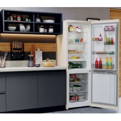 Холодильник с нижней морозильной камерой Hotpoint-Ariston HT 4180 AB