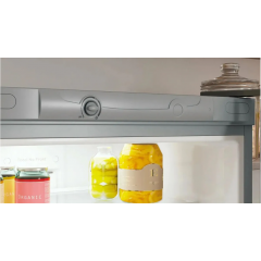 Холодильник с морозильником Indesit ITS 4180 NG