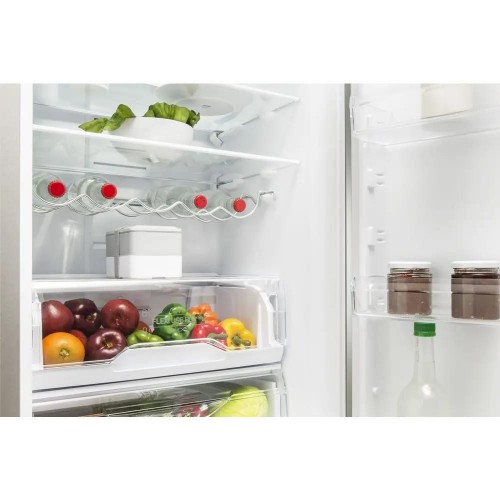 Холодильник с морозильником Indesit DS 3200 E