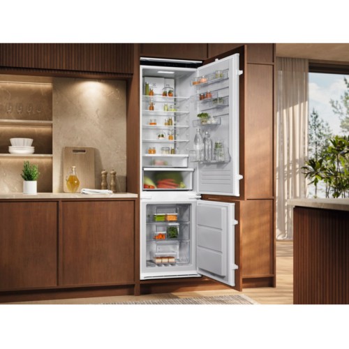 Холодильник с морозильником Electrolux ENT6MD19S3