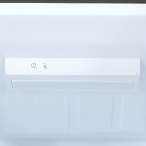 Холодильник с морозильником Candy CFN6200BO