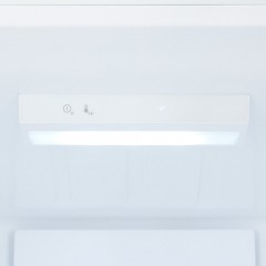 Холодильник с морозильником Candy CFN6200W