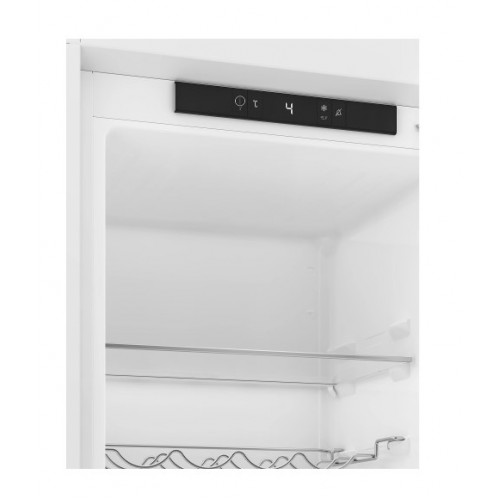 Встраиваемый холодильник однодверный Hotpoint HBDR 18I