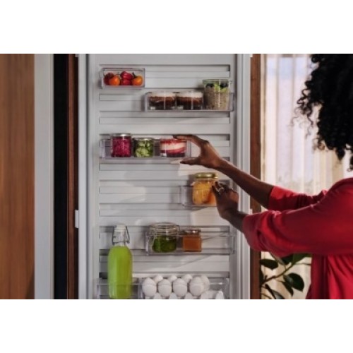 Холодильный шкаф AEG TK6FS181DS