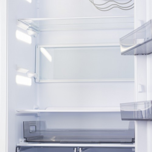 Холодильник с нижней морозильной камерой Бирюса 6130