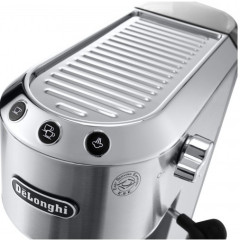 Рожковая помповая кофеварка Delonghi Dedica EC 685.M