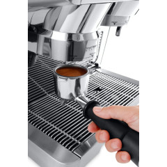 Рожковая помповая кофеварка Delonghi La Specialista EC9335.M