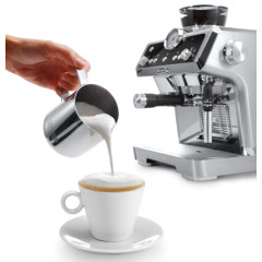 Рожковая помповая кофеварка Delonghi La Specialista EC9335.M