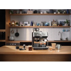 Рожковая помповая кофеварка Delonghi La Specialista Arte Manual EC9155.MB