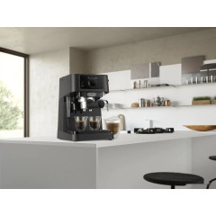 Рожковая помповая кофеварка Delonghi Stilosa EC235.BK