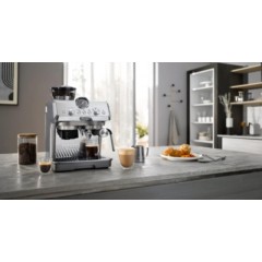 Кофеварка рожковая Delonghi EC9255.M