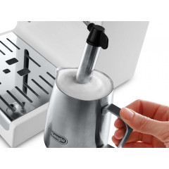 Рожковая кофеварка Delonghi Active Line ECP 33.21.W