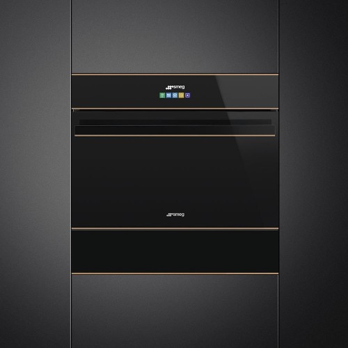 Вакуумный упаковщик Smeg Dolce Stil Novo CPV615NR