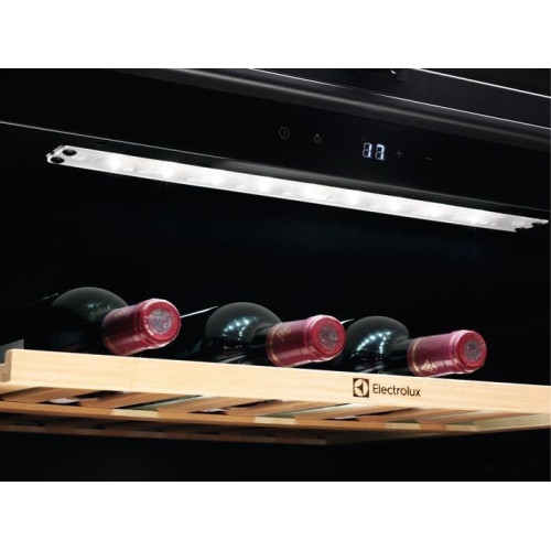 Винный шкаф Electrolux EWUS052B5B