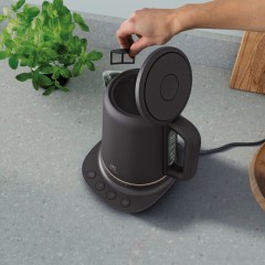 Электрический чайник Electrolux E7K1-6BP