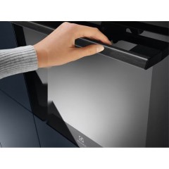 Духовой шкаф Electrolux SteamBake 600 EOD6F77H