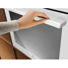 Духовой шкаф Electrolux MealAssist 700 LOE8H39V