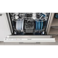 Посудомоечная машина Indesit DIE 2B19 A