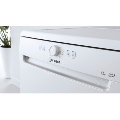 Посудомоечная машина Indesit DFE 1B10