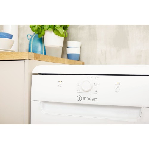 Посудомоечная машина Indesit DSCFE 1B10 RU