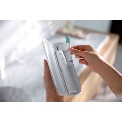 Электрическая зубная щетка Philips Sonicare 3100 series HX3671/13