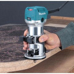Фрезер Makita RT0700C