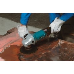 Угловая шлифмашина Makita SA7000C