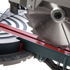 Торцовочная пила Bosch GCM 800 SJ