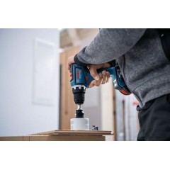 Дрель-шуруповерт Bosch GSR 18V-90 C Professional 06019K6006 (с 2-мя АКБ 5 Ач, кейс)