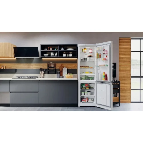 Холодильник Hotpoint-Ariston HTS 4200 W