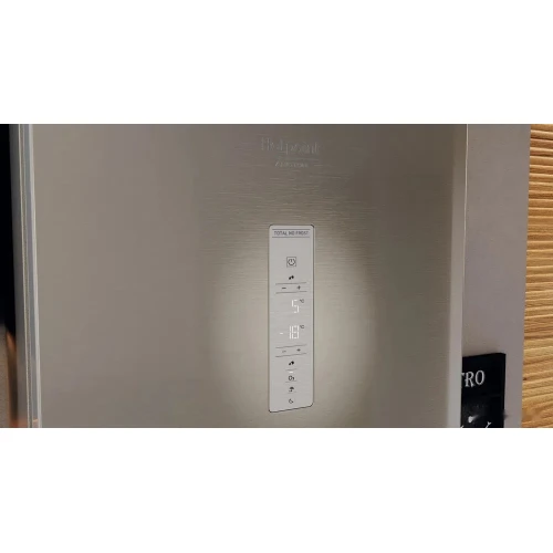 Холодильник Hotpoint-Ariston HTS 9202I BZ O3