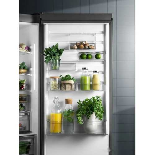 Холодильник Electrolux ENS8TE19S